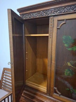 Mueble aparador de madera marrón,  mueble bar