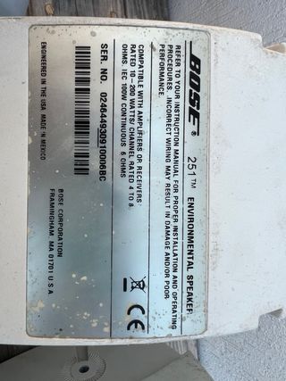 Altavoces Bosé blancos