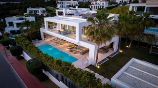 Chalet en alquiler en Los Naranjos en Marbella