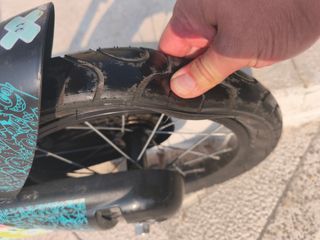 Bicicleta niño 14" - Llanta pinchada