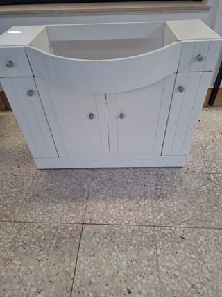 Mueble baño blanco con piedra de marmol y lavabo