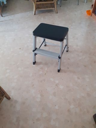 Escalerita Plegable - Metal