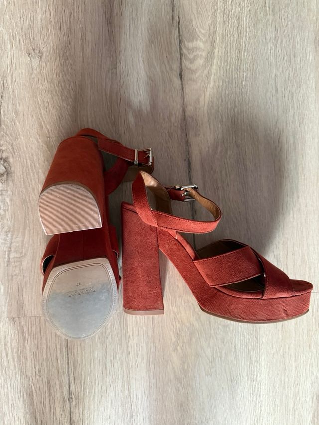 Sandalias tacón rojas|rojizas