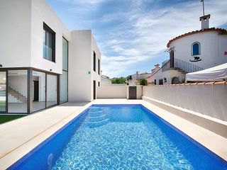 Casa pareada en venta en Empuriabrava en Castelló d´Empúries