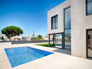 Casa pareada en venta en Empuriabrava en Castelló d´Empúries