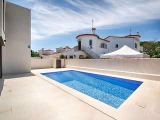 Casa pareada en venta en Empuriabrava en Castelló d´Empúries
