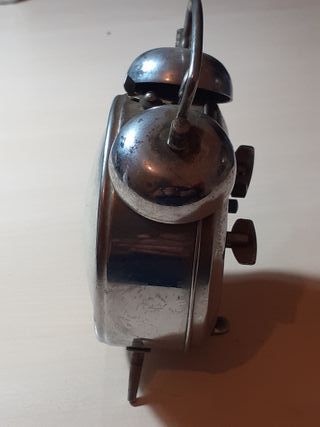 Sveglia a carica manuale made in China funzionante