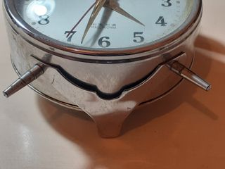 Sveglia a carica manuale made in China funzionante