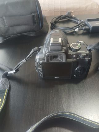 Nikon D3000 + 2 objetivos