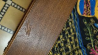 Sillón IKEA Poäng y reposa pies