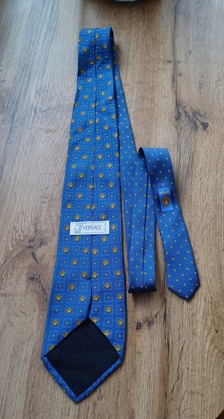 Cravatta Versace blu e oro1