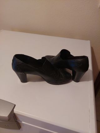 Zapatos negros tacón alto
