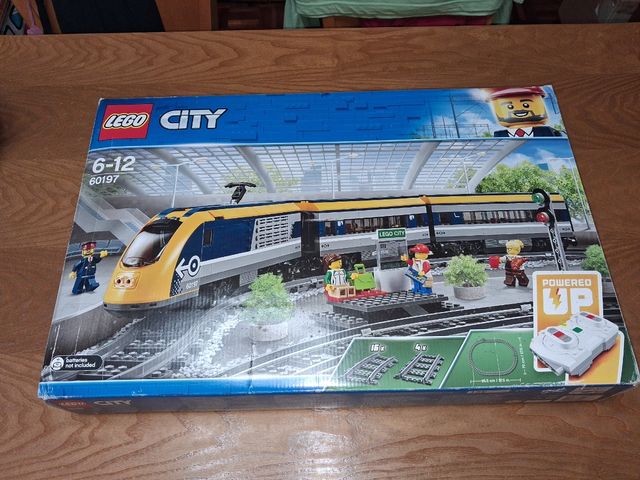 Lego City 60197 - Tren pasajeros