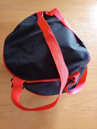 Casco y protecciones  bici niño araña rojo