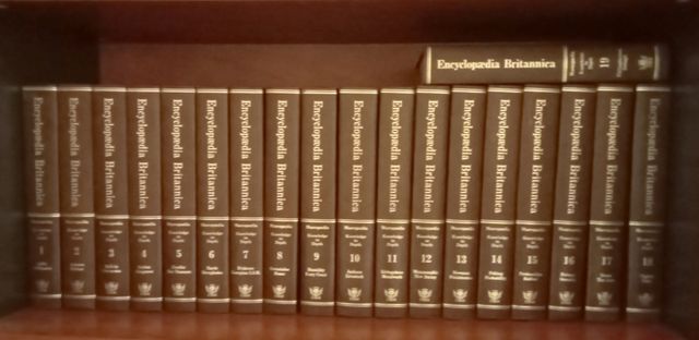 Enciclopedia Británica 1983 
15a edición.
