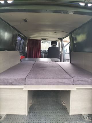 Furgo camperizada Volkswagen Transporter T5 2005