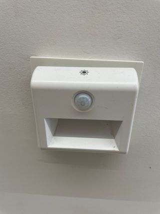 Luz nocturna LED sensor movimiento (4 unidades)