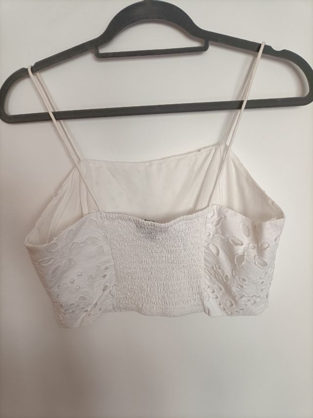 Top blanco bordado