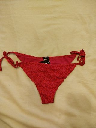 Bikini de Calzedonia, talla 40/42, con etiqueta 