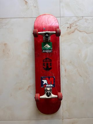 Skateboard completo: Deck Emerica Thunder