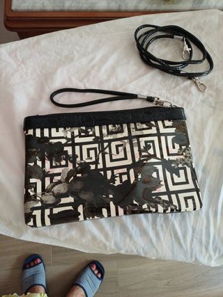 Bolsito bandolera blanco y negro