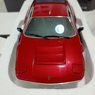 Lamborghini Urraco 1/18 Escala