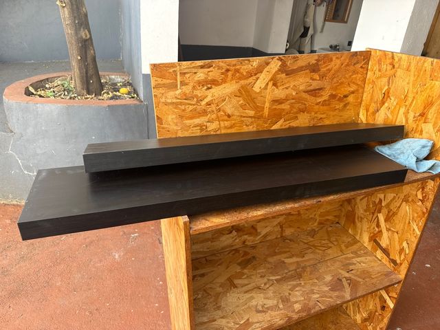 2 baldas negras de madera