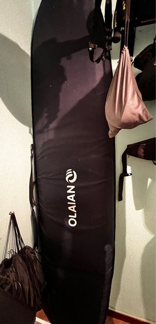 Tabla surf Olaian con funda de transporte