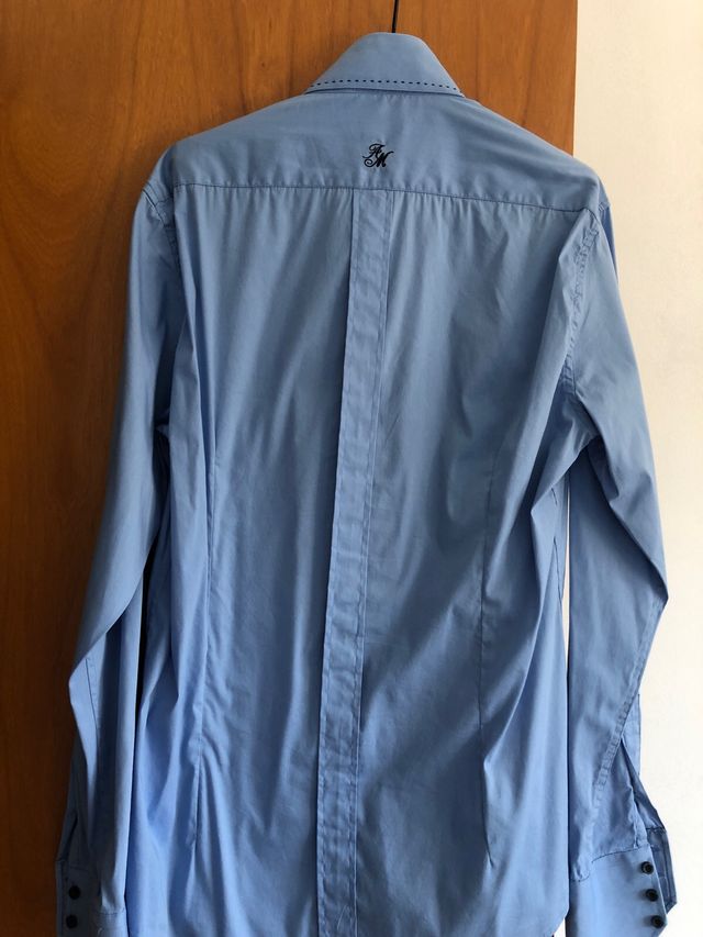 Camisa azul caballero pestuntada L.
