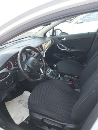 Opel Astra 2021