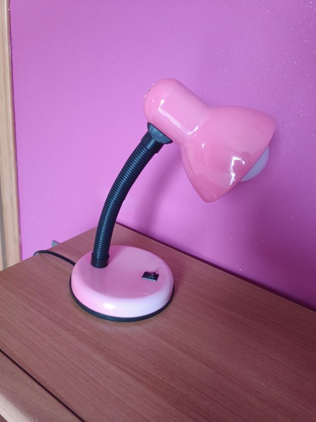 Lampada da tavolo rosa