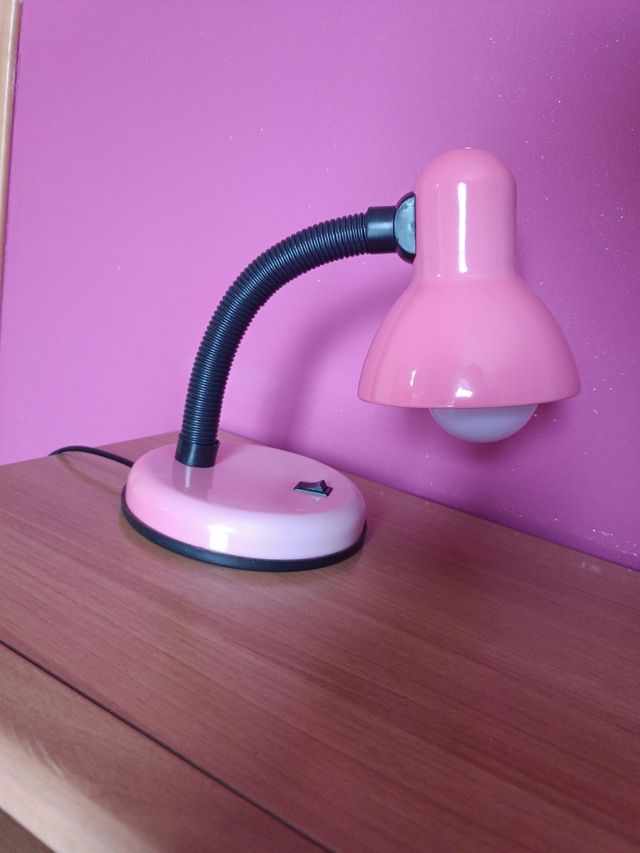 Lampada da tavolo rosa
