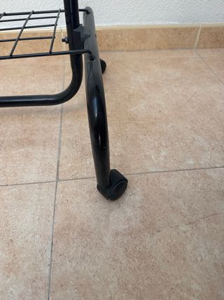 Perchero metálico - Ropa