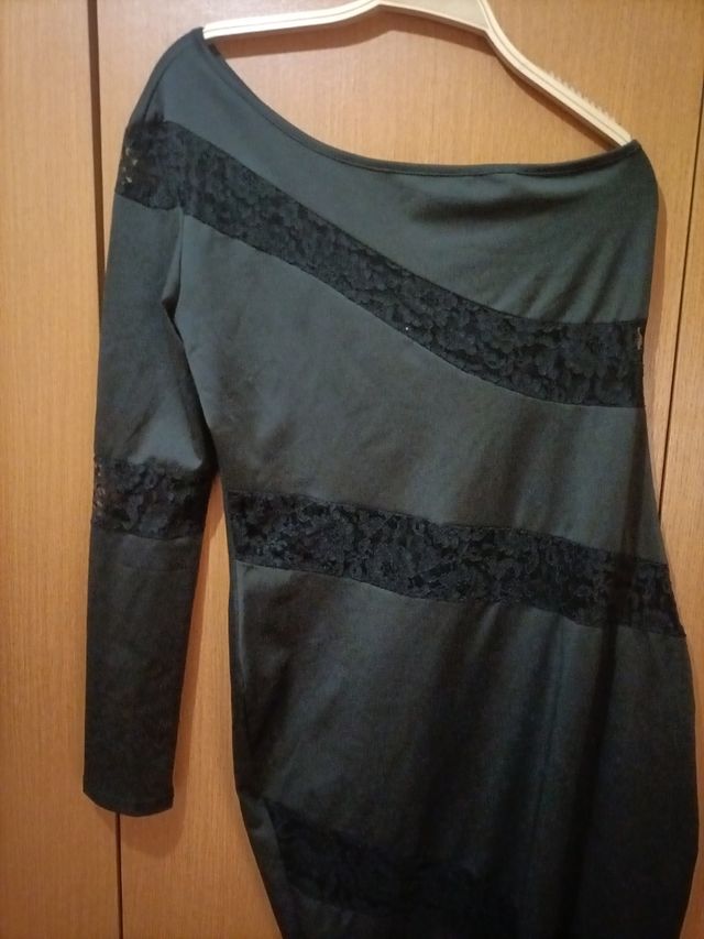 Vestido negro asimétrico