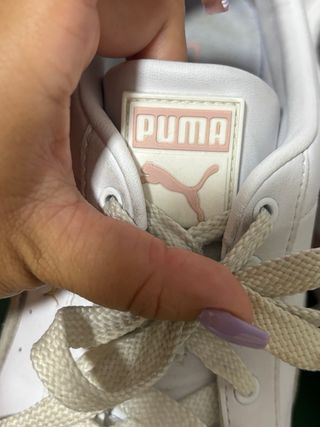 Zapatillas Puma blancas y rosas