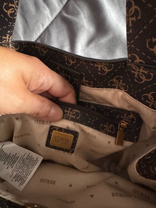 Bolso Guess marrón dorado