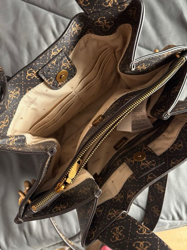 Bolso Guess marrón dorado