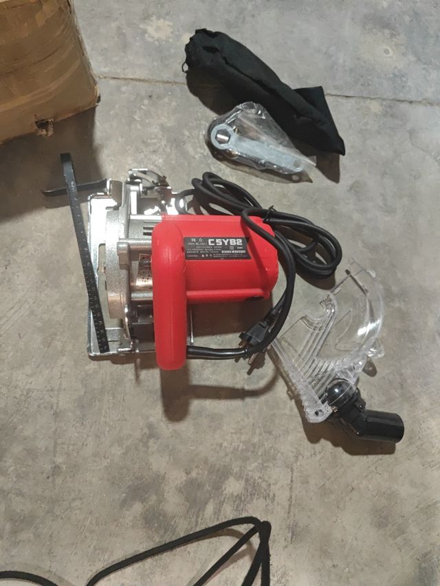 Sierra circular ,azulejos y madera NO NEGOCIABLE 