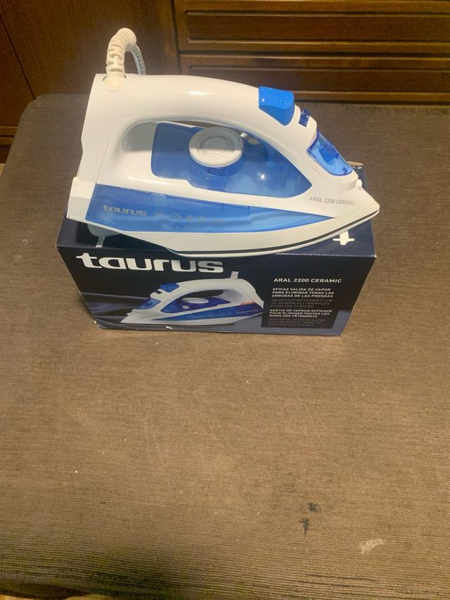 Ferro in ceramica Taurus ARAL 2200