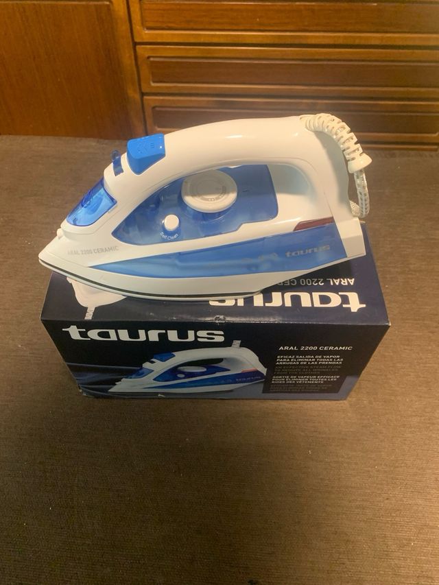 Ferro in ceramica Taurus ARAL 2200