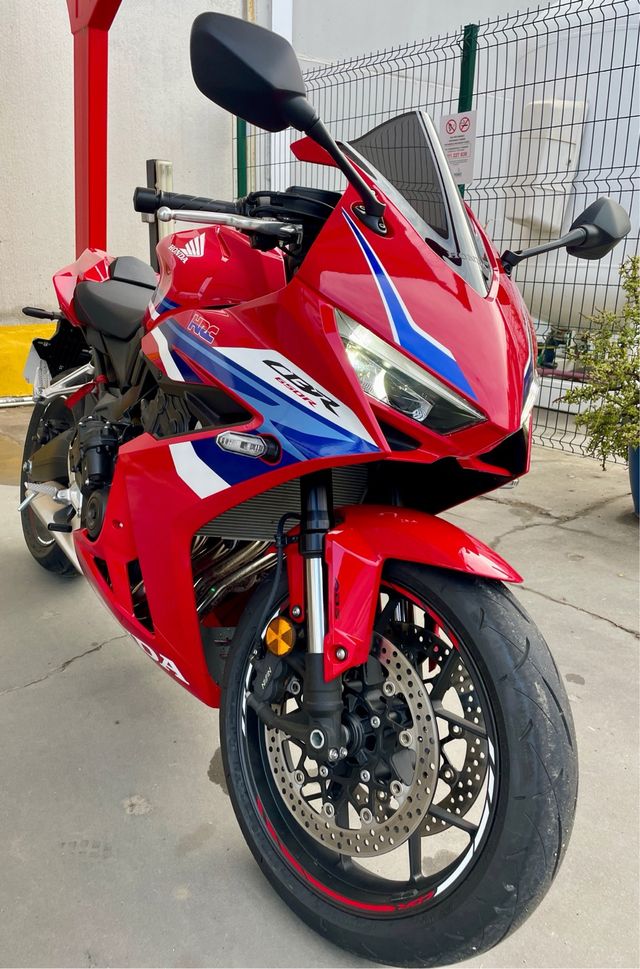 Honda CBR650R - E-Clutch 2025