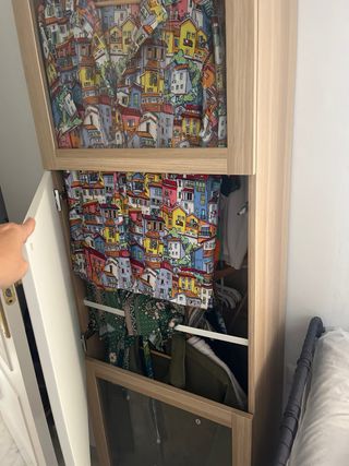 Armario Ikea - Vitrina con puertas