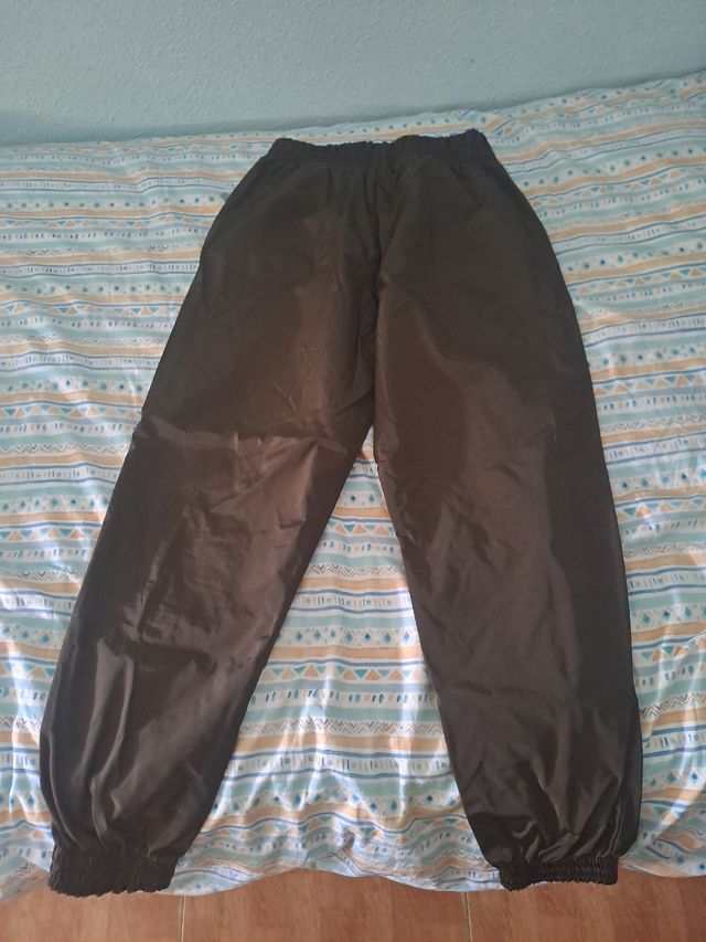 Pantaloni impermeabili da donna verde oliva