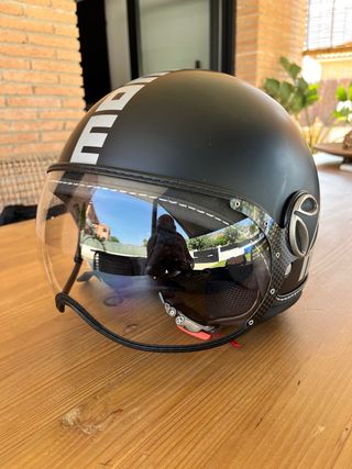 Casco Momo Design 
