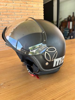 Casco Momo Design 