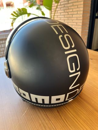 Casco Momo Design 