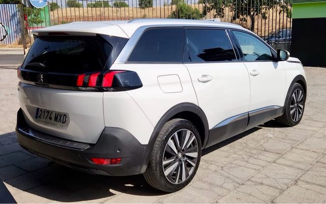 PEUGEOT 5008 1.2 PureTech S&S Allure 130 