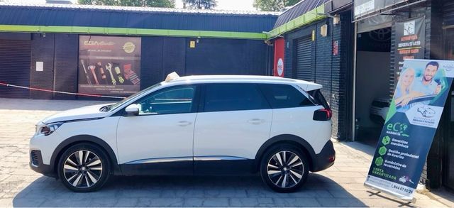 PEUGEOT 5008 1.2 PureTech S&S Allure 130 