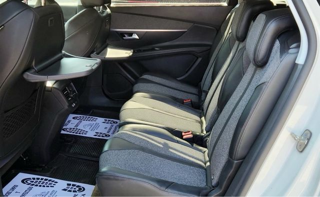 PEUGEOT 5008 1.2 PureTech S&S Allure 130 