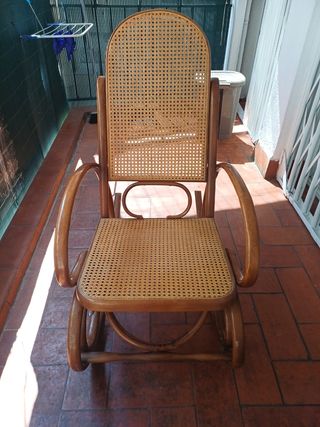 Mecedora  vintage de mimbre
